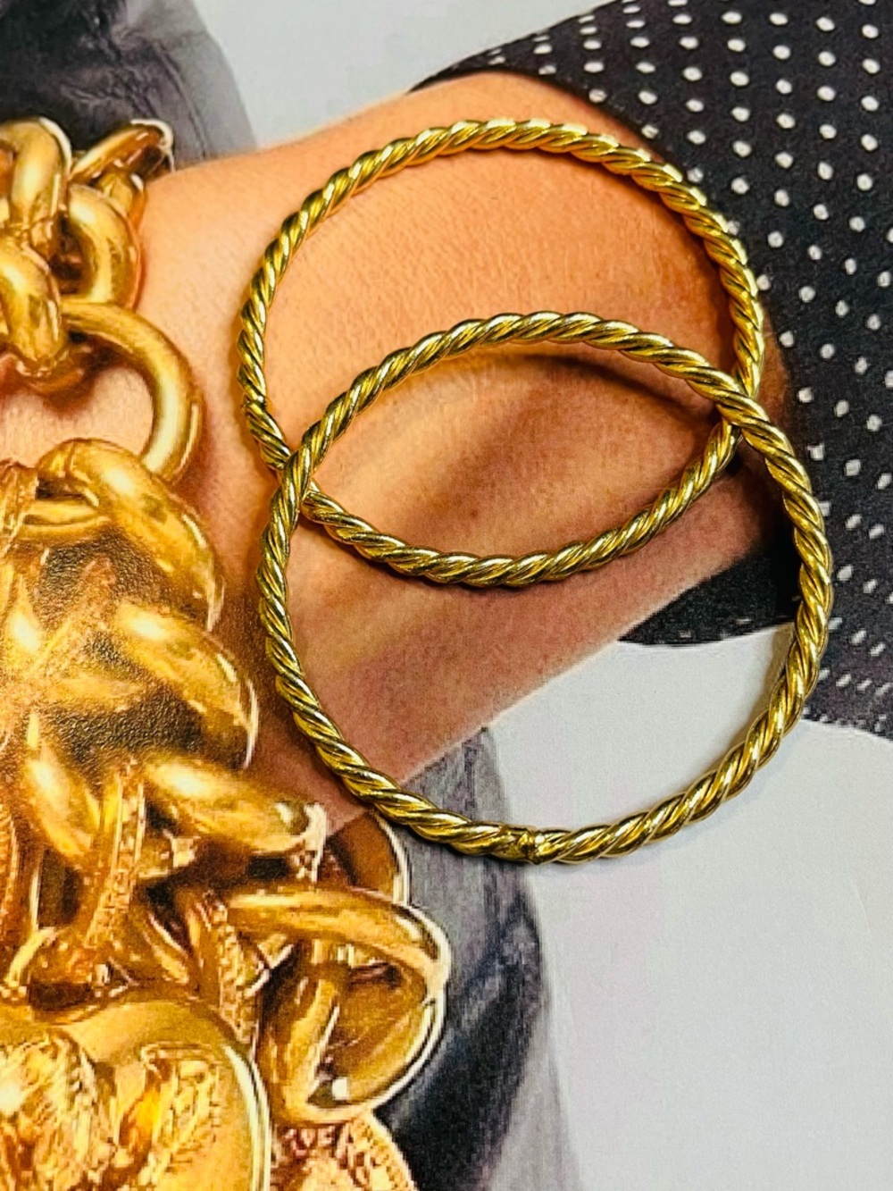 Vintage Minimalist Gold Tone twisted Bangle Bracelet set.